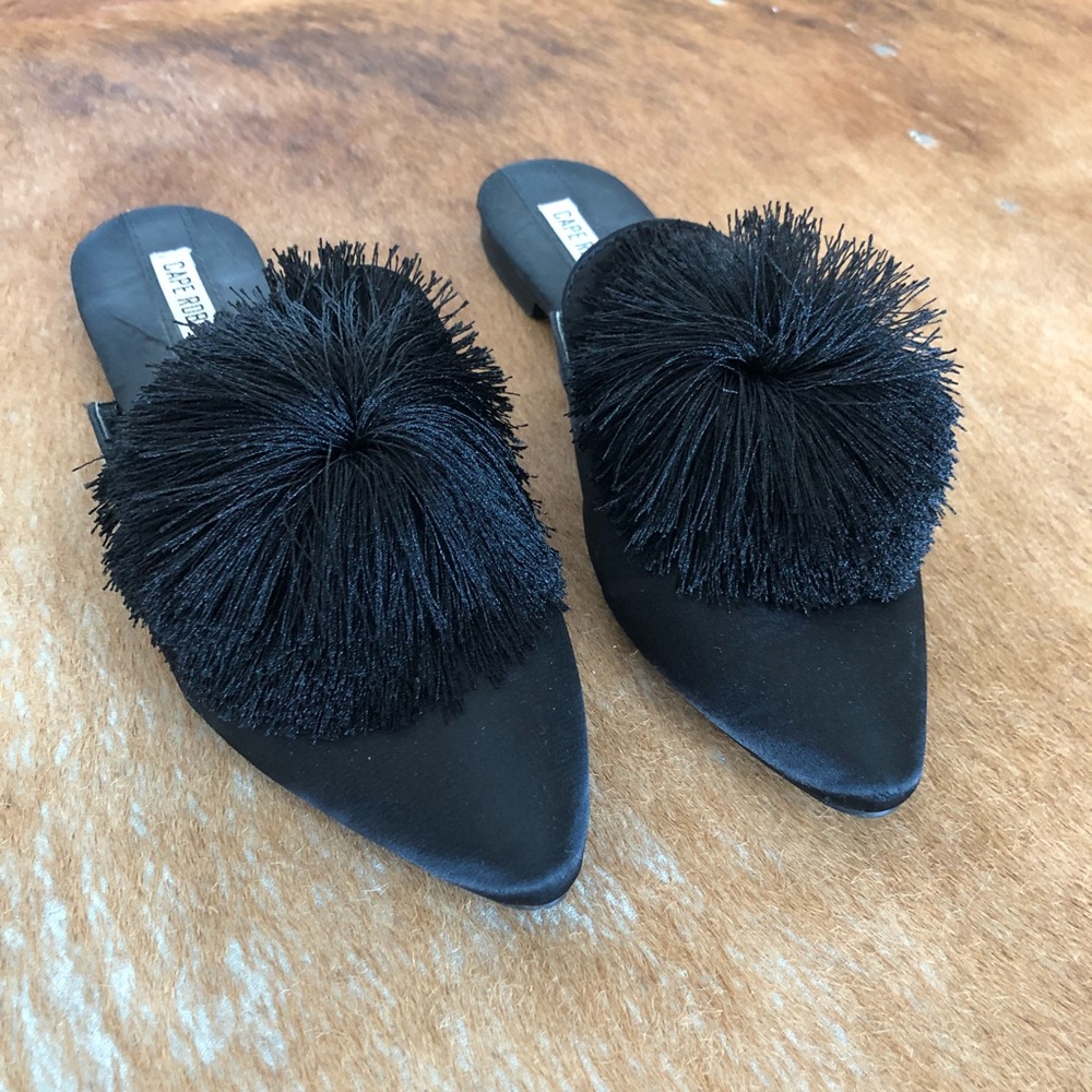 Pom Pom mules